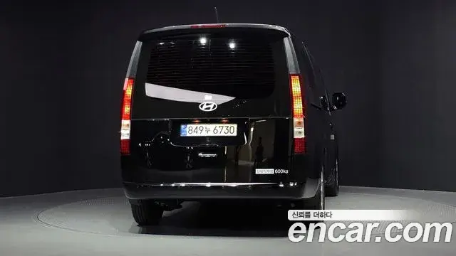Hyundai Staria 2025 — ფოტო 4/30