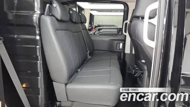 Hyundai Staria 2025 — ფოტო 28/30