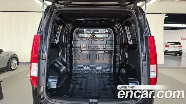 Hyundai Staria 2025 — ფოტო 24/30
