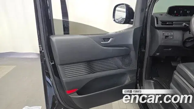 Hyundai Staria 2025 — ფოტო 16/30