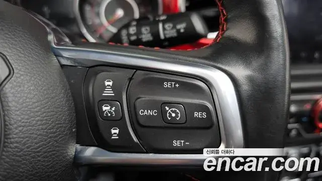 Jeep Wrangler 2020 — Фото 15/20