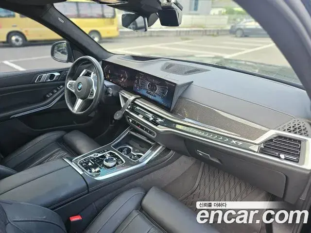 BMW X7 2025 — Photo 11/20