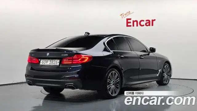 BMW 5 Series 2018 — Фото 2/20