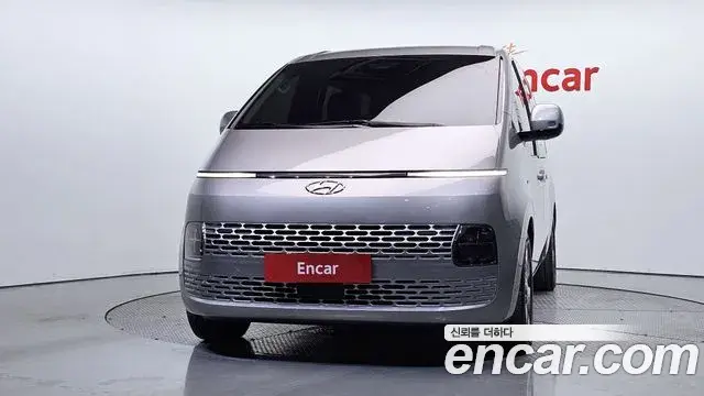 Hyundai Staria 2023 — Photo 3/20