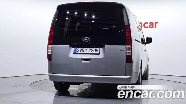 Hyundai Staria 2023 — Photo 4/20