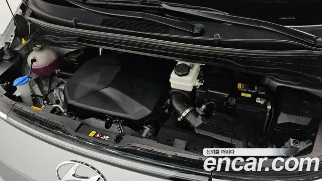 Hyundai Staria 2023 — Photo 6/20