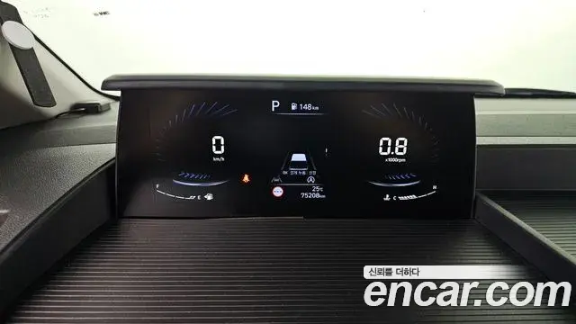 Hyundai Staria 2023 — Photo 8/20