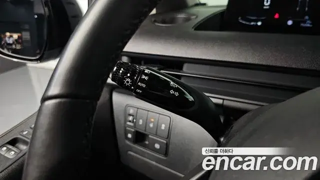 Hyundai Staria 2023 — Photo 16/20