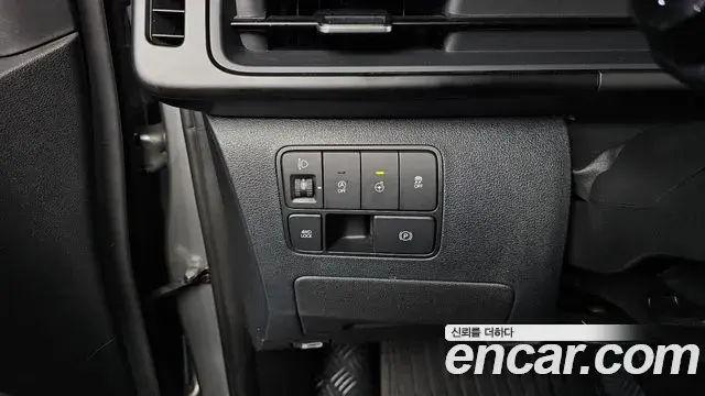 Hyundai Staria 2023 — Photo 19/20