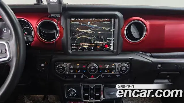 Jeep Wrangler 2022 — Фото 12/20