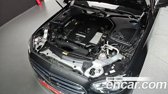 Mercedes-Benz E-Class 2021 — Фото 5/20
