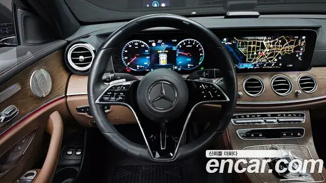 Mercedes-Benz E-Class 2021 — Фото 12/20