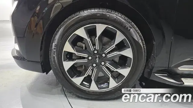Kia Carnival 2022 — Фото 5/20