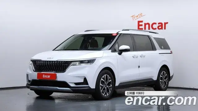 Kia Carnival 2023 — ფოტო 19/20