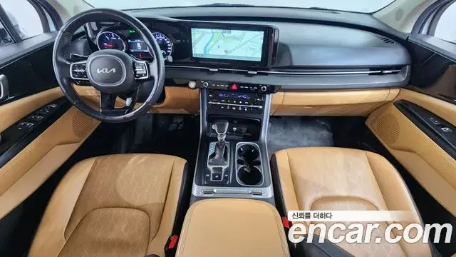 Kia Carnival 2023 — ფოტო 8/20