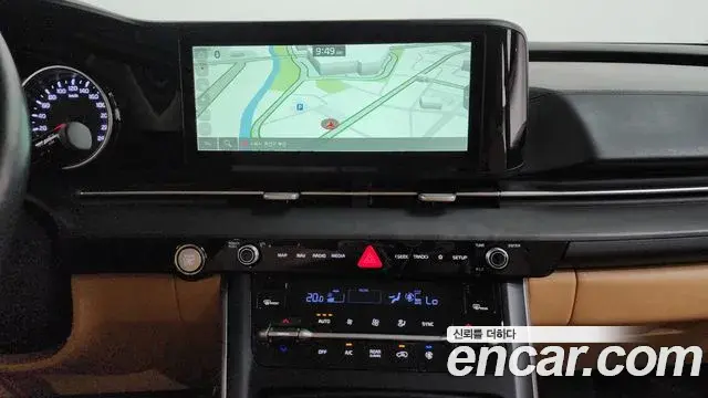 Kia Carnival 2023 — ფოტო 17/20
