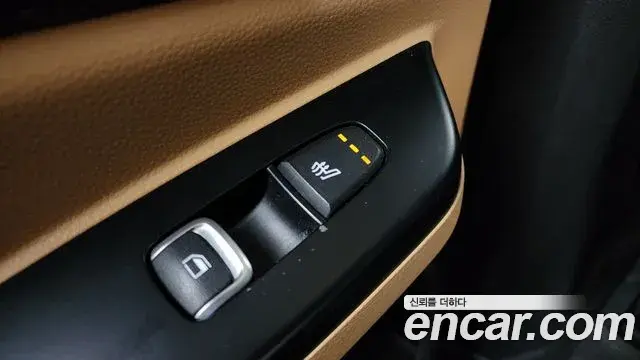 Kia Carnival 2023 — ფოტო 3/20