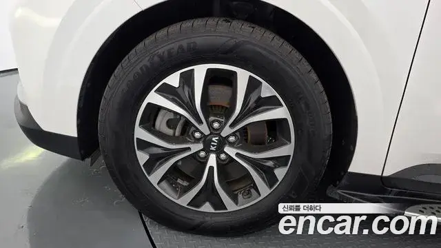 Kia Carnival 2020 — Photo 5/20