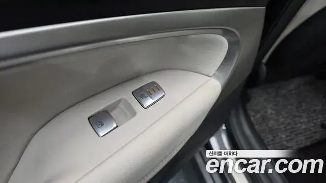 Genesis G70 2021 — ფოტო 12/33