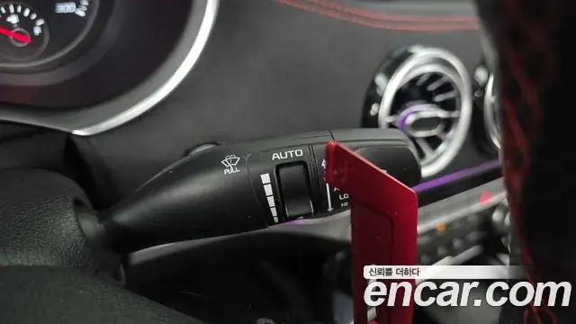 Kia Stinger Meister 2020 — Photo 32/34