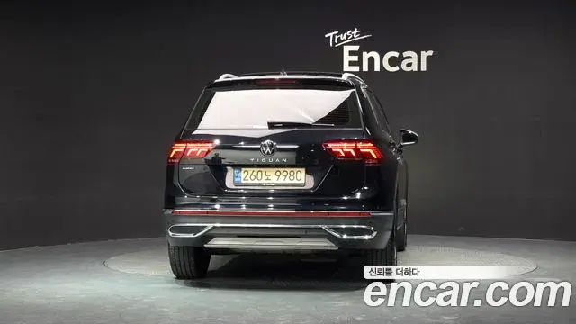 Volkswagen Tiguan Allspace 2022 — ფოტო 4/20