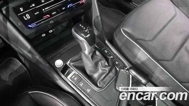 Volkswagen Tiguan Allspace 2022 — ფოტო 9/20