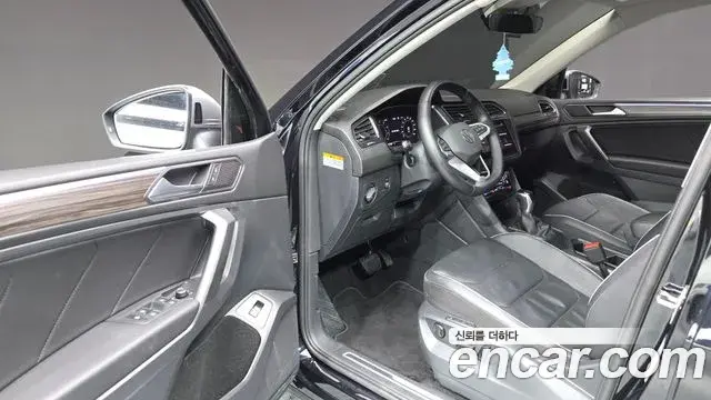 Volkswagen Tiguan Allspace 2022 — ფოტო 10/20