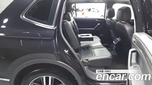 Volkswagen Tiguan Allspace 2022 — ფოტო 11/20