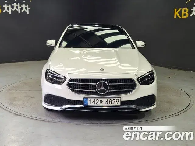 Mercedes-Benz E-Class 2020 — Фото 2/13