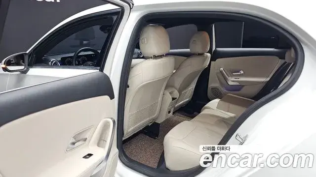 Mercedes-Benz A-Class 2024 — Фото 12/20