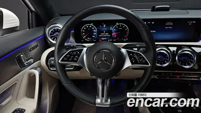 Mercedes-Benz A-Class 2024 — Фото 13/20