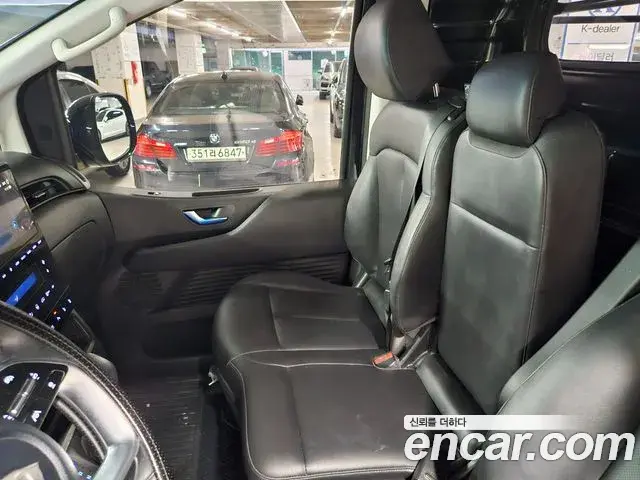 Hyundai Staria 2025 — Фото 9/20
