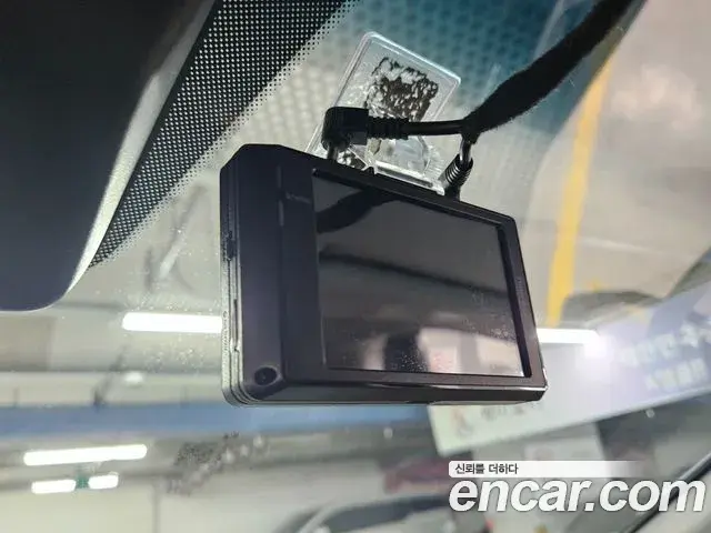 Hyundai Staria 2025 — Фото 17/20