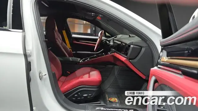 Porsche Panamera 2025 — Şəkil 34/36