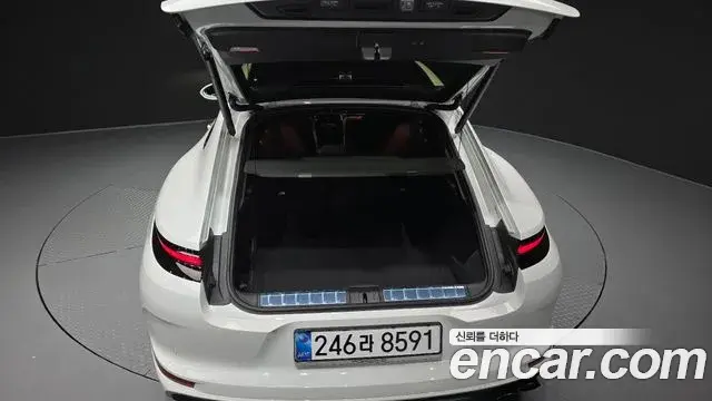 Porsche Panamera 2025 — Şəkil 22/36