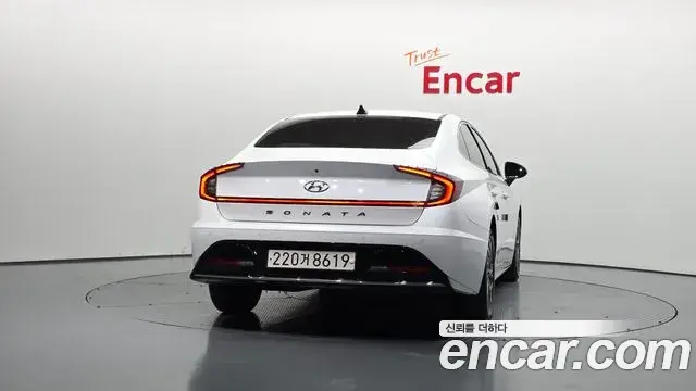 Hyundai Sonata 2022 — Photo 3/20