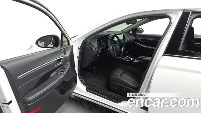 Hyundai Sonata 2022 — Photo 9/20