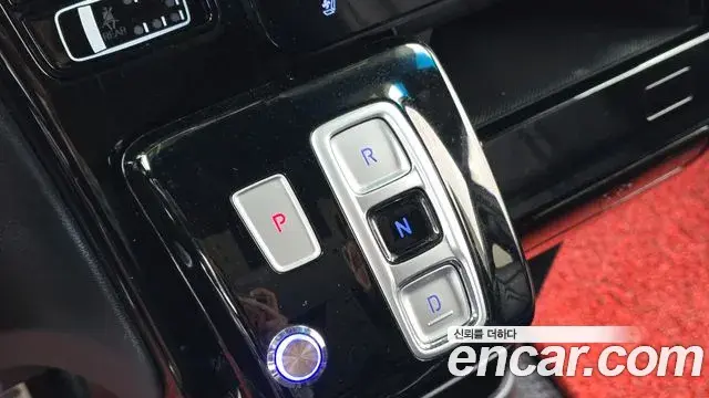 Hyundai Staria 2022 — Фото 9/20