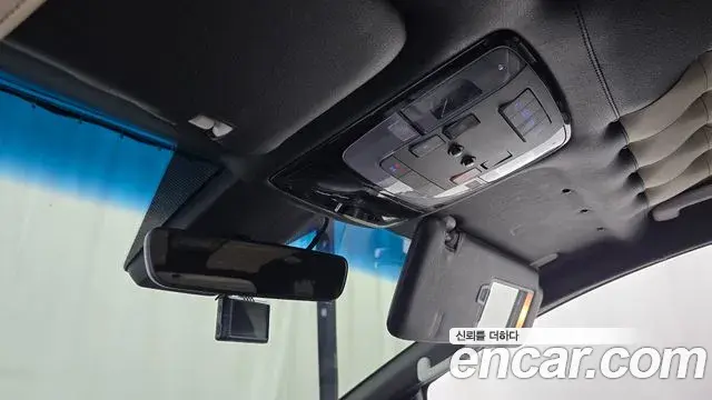 Hyundai Staria 2022 — Фото 17/20
