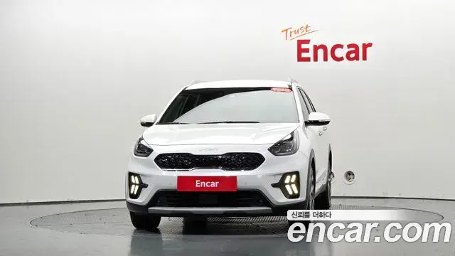 Kia Niro 2021 — Фото 3/20