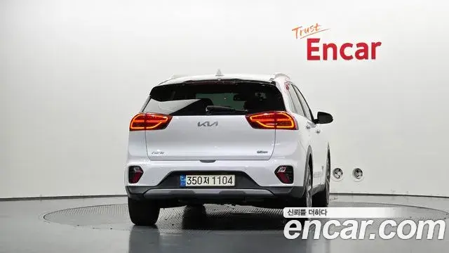 Kia Niro 2021 — Фото 4/20