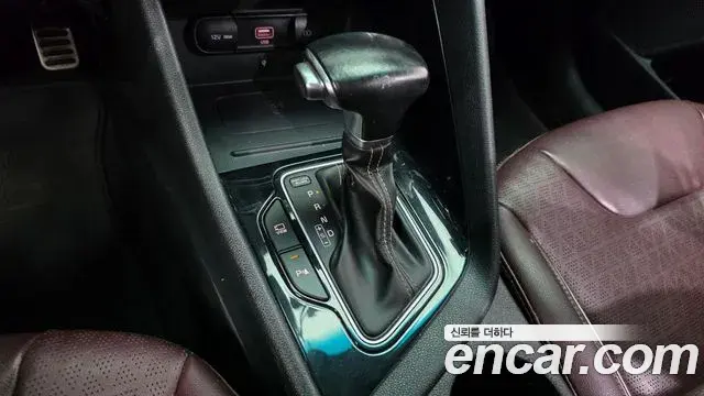 Kia Niro 2021 — Фото 9/20