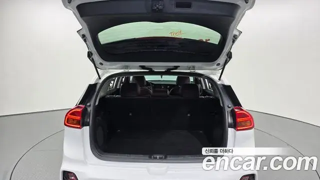 Kia Niro 2021 — Фото 20/20