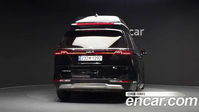 Kia Carnival 2023 — Фото 4/20