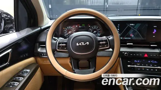 Kia Carnival 2023 — Фото 13/20