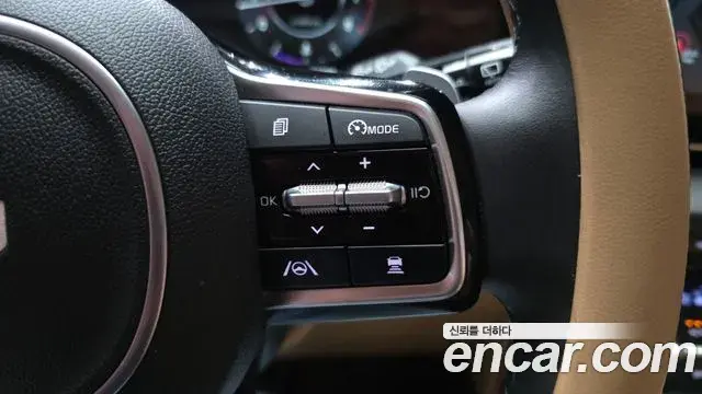Kia Carnival 2023 — Фото 16/20