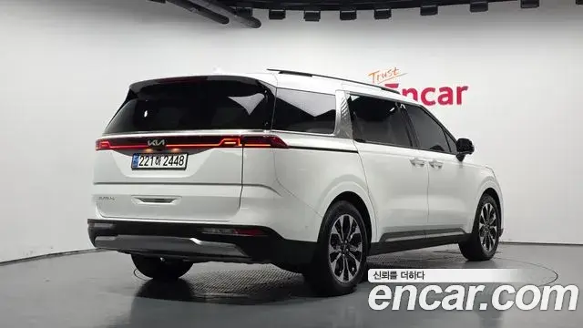 Kia Carnival 2023 — Фото 2/20