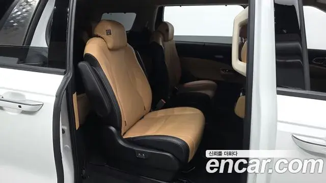 Kia Carnival 2023 — Фото 11/20