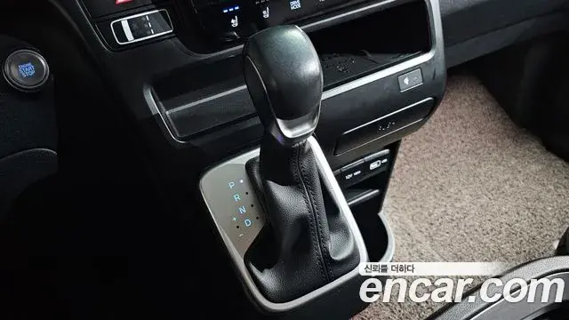 Hyundai Staria 2021 — Фото 9/20