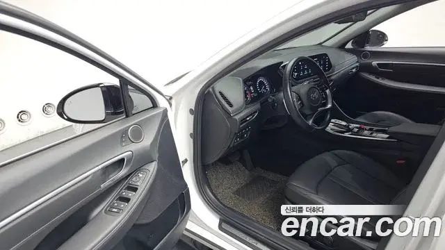 Hyundai Sonata 2021 — Фото 10/20
